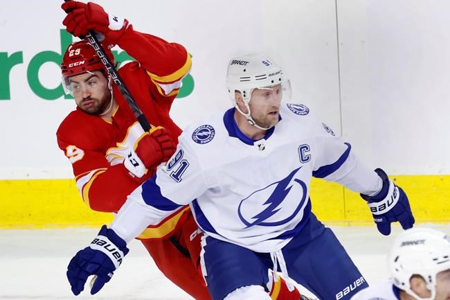 Flames snap four-game skid by beating Bolts 4-2 | iNFOnews.ca