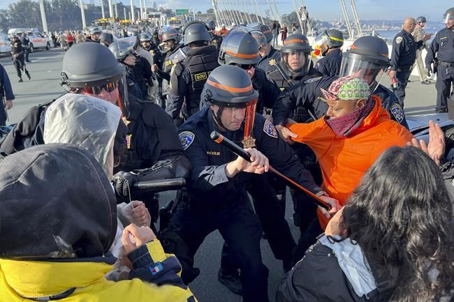 San Francisco prosecutors begin charging 80 protesters who blocked bridge while demanding cease-fire | iNFOnews.ca