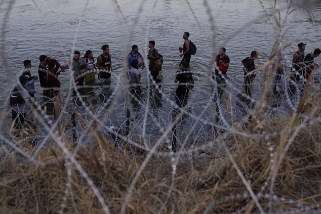 Groups sue over new Texas law that lets police arrest migrants who enter the US illegally | iNFOnews.ca Groups sue over new Texas law that lets police arrest migrants who enter the US illegally | iNFOnews.ca
