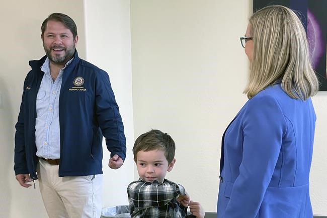 Ruben Gallego is endorsed by Phoenix Mayor Kate Gallego, his ex-wife, in bid for Arizona Senate seat | iNFOnews.ca Ruben Gallego is endorsed by Phoenix Mayor Kate Gallego, his ex-wife, in bid for Arizona Senate seat | iNFOnews.ca