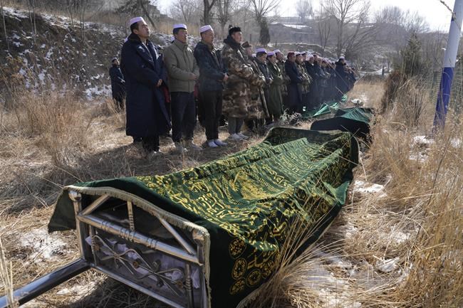 China's earthquake survivors endure frigid temperatures and mourn the dead | iNFOnews.ca China's earthquake survivors endure frigid temperatures and mourn the dead | iNFOnews.ca