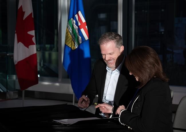 Alberta commits extra $200M for family doctors, finalizes $1B health deal with Ottawa | iNFOnews.ca Alberta commits extra $200M for family doctors, finalizes $1B health deal with Ottawa | iNFOnews.ca