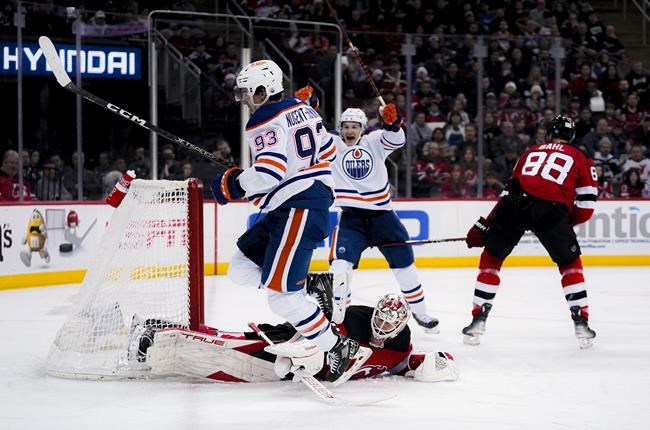 Oilers get big goals from McDavid and Draisaitl, score 4 in 3rd period to beat Devils 6-3 | iNFOnews.ca