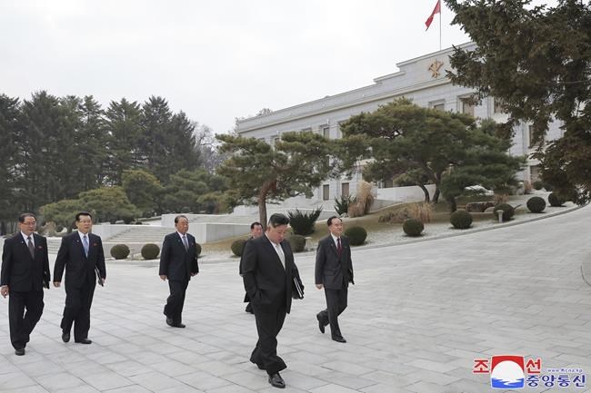 North Korea's Kim boasts of achievements as he opens key year-end political meeting | iNFOnews.ca
