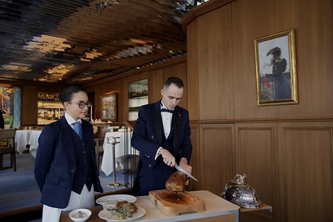 Real-life 'Ratatouille' restaurant reopens, overlooking the 2024 Olympics and reborn Notre Dame | iNFOnews.ca