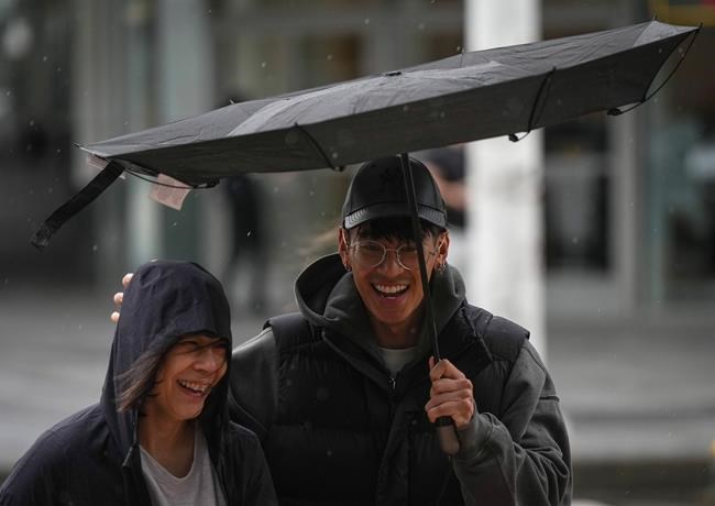 High winds return to B.C.'s central coast as more heat records fall | iNFOnews.ca High winds return to B.C.'s central coast as more heat records fall | iNFOnews.ca