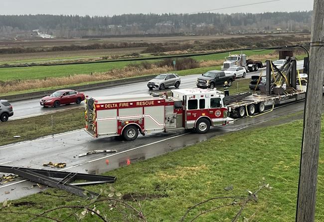 Truckers in B.C. call for more training after latest highway overpass strike | iNFOnews.ca Truckers in B.C. call for more training after latest highway overpass strike | iNFOnews.ca