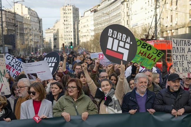 Thousands accuse Serbia's ruling populists of election fraud at a Belgrade rally | iNFOnews.ca