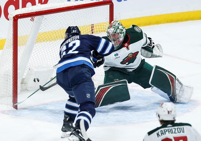 Niederreiter scores pair in front of sellout crowd as Jets top Wild 4-2 | iNFOnews.ca