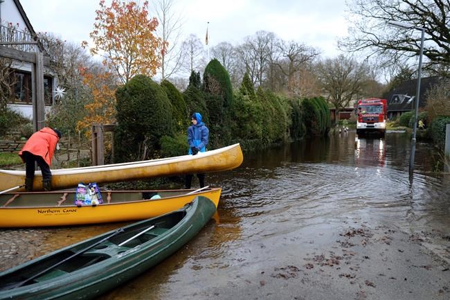 German chancellor tours flooded regions in the northwest, praises authorities and volunteers | iNFOnews.ca