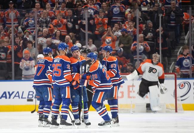 McDavid nets five points as Oilers trip Flyers 5-2 | iNFOnews.ca