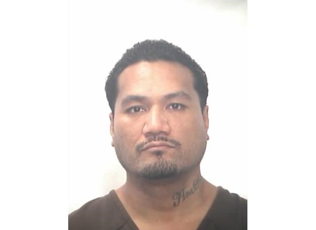 Felon used unregistered rifle in New Year's chase and shootout with Honolulu police, records show | iNFOnews.ca Felon used unregistered rifle in New Year's chase and shootout with Honolulu police, records show | iNFOnews.ca