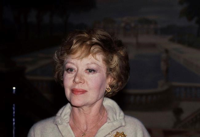Glynis Johns, 'Mary Poppins' star who first sang Sondheim's 'Send in the Clowns,' dies at 100 | iNFOnews.ca Glynis Johns, 'Mary Poppins' star who first sang Sondheim's 'Send in the Clowns,' dies at 100 | iNFOnews.ca