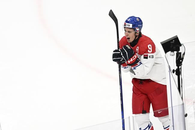 Czechia scores six straight goals, stuns Finland 8-5 to win bronze at world juniors | iNFOnews.ca