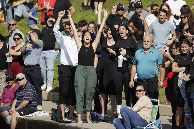 Florida's Greek community celebrates the Epiphany with annual dive into water to retrieve cross | iNFOnews.ca Florida's Greek community celebrates the Epiphany with annual dive into water to retrieve cross | iNFOnews.ca