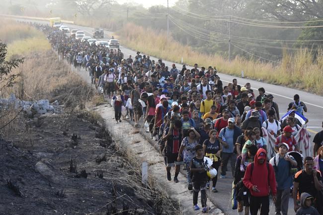 Migrant caravan regroups in Mexico after government promise of papers falls through | iNFOnews.ca