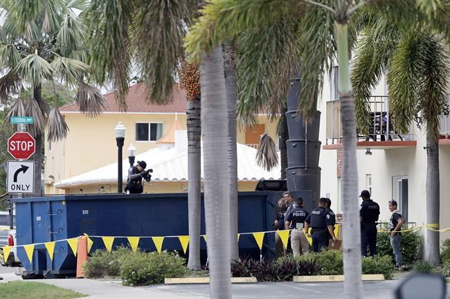 Roofers find baby's body in trash bin outside South Florida apartment complex | iNFOnews.ca Roofers find baby's body in trash bin outside South Florida apartment complex | iNFOnews.ca