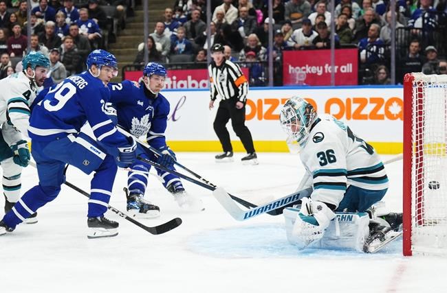 Marner's four-point effort leads Leafs' 7-1 thumping of Sharks, extend win streak | iNFOnews.ca