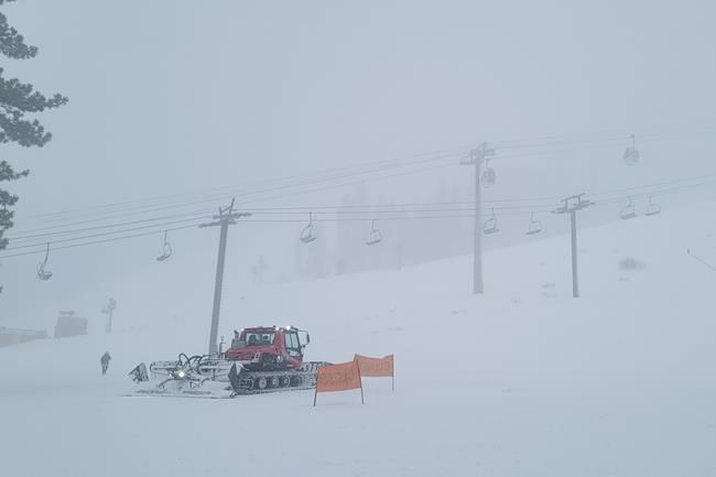Second avalanche hits California slopes near where a skier was killed one day earlier | iNFOnews.ca Second avalanche hits California slopes near where a skier was killed one day earlier | iNFOnews.ca