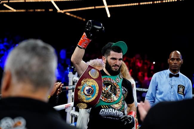 Beterbiev, Smith ready to box in championship bout months in the making | iNFOnews.ca