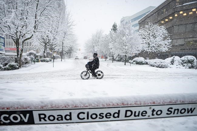 Winter weather shuts schools in B.C. again after Vancouver's snowiest day since 1996 | iNFOnews.ca