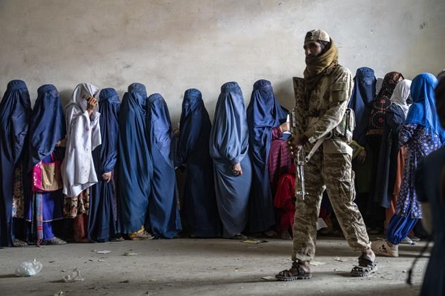 Taliban is enforcing restrictions on single and unaccompanied Afghan women, UN says | iNFOnews.ca Taliban is enforcing restrictions on single and unaccompanied Afghan women, UN says | iNFOnews.ca