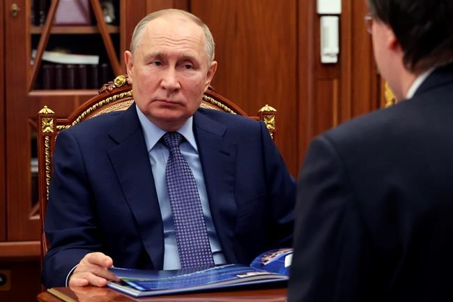 Pro-Putin campaign amasses 95 cardboard boxes filled with petitions backing his presidential run | iNFOnews.ca Pro-Putin campaign amasses 95 cardboard boxes filled with petitions backing his presidential run | iNFOnews.ca