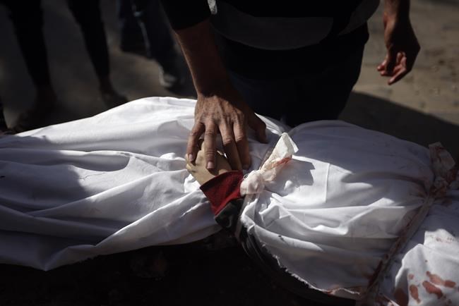 Live updates | Palestinians flee heavy fighting in southern Gaza as US and UK bomb Yemen again | iNFOnews.ca