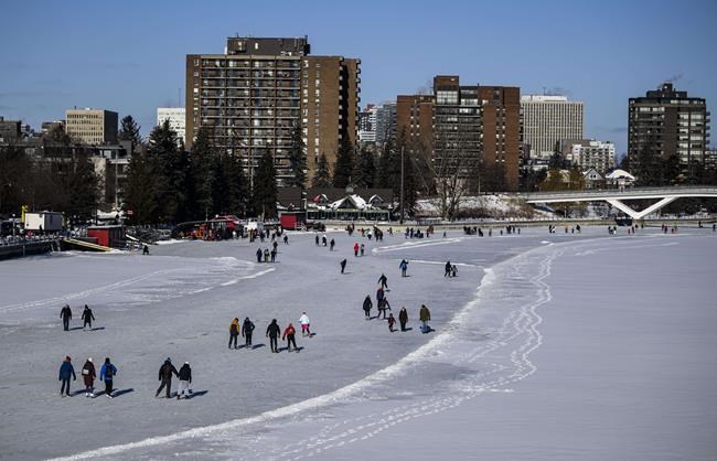 Ottawa skaters take advantage of Rideau Canal’s partial opening while they can | iNFOnews.ca Ottawa skaters take advantage of Rideau Canal’s partial opening while they can | iNFOnews.ca