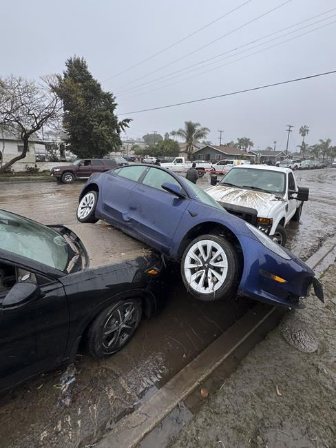 Flash floods inundate homes and overturn cars in San Diego as heavy rains sweep through much of US | iNFOnews.ca