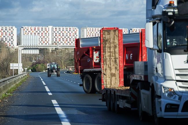 A woman dies and 2 people are injured at a French farmers' protest barricade | iNFOnews.ca A woman dies and 2 people are injured at a French farmers' protest barricade | iNFOnews.ca