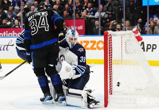 Samsonov shines, Matthews scores winner as Maple Leafs down Jets 1-0 in OT | iNFOnews.ca