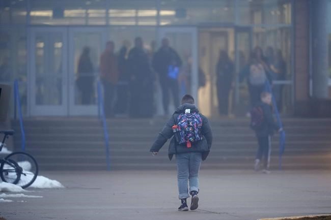 Middle school students return to class for the 1st time since Iowa school shooting | iNFOnews.ca