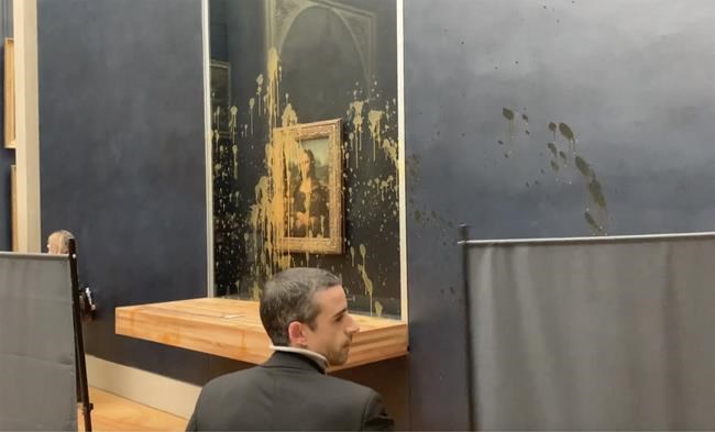 French farmers aim to put Paris 'under siege' in tractor protest. Activists hurl soup at 'Mona Lisa' | iNFOnews.ca
