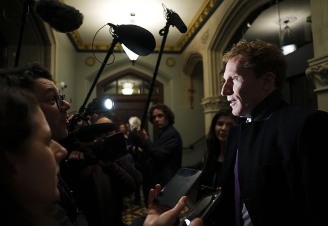 Ottawa pledges $362 million to provinces, cities to temporarily house asylum seekers | iNFOnews.ca