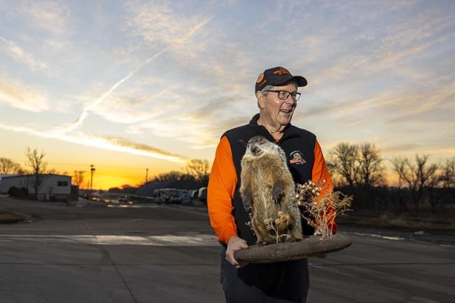 Punxsutawney Phil predicts an early spring at Groundhog Day festivities | iNFOnews.ca