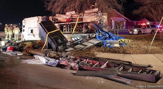 Texas firefighter critically injured and 3 others hurt after firetruck rolls over | iNFOnews.ca Texas firefighter critically injured and 3 others hurt after firetruck rolls over | iNFOnews.ca