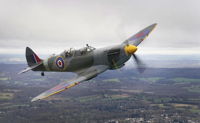 102-year-old British veteran flies a Spitfire on a delightfully bumpy ride for charity | iNFOnews.ca 102-year-old British veteran flies a Spitfire on a delightfully bumpy ride for charity | iNFOnews.ca