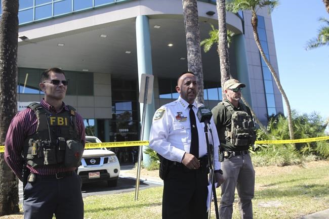 A SWAT team sniper in Florida killed a bank hostage-taker armed with a knife, sheriff says | iNFOnews.ca