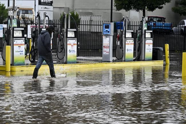 Los Angeles records nearly 400 mudslides during storm that has drenched Southern California | iNFOnews.ca Los Angeles records nearly 400 mudslides during storm that has drenched Southern California | iNFOnews.ca
