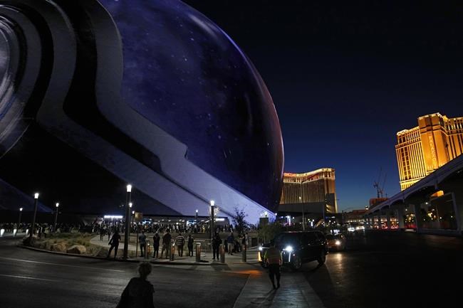 Rock climber scales massive Sphere venue near the Las Vegas Strip to protest abortion | iNFOnews.ca Rock climber scales massive Sphere venue near the Las Vegas Strip to protest abortion | iNFOnews.ca