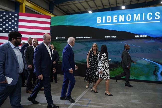 Biden chooses longtime aide who runs his Oval Office to be a deputy White House chief of staff | iNFOnews.ca