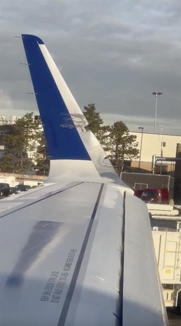2 JetBlue planes make contact at Logan Airport, wingtip touches tail | iNFOnews.ca 2 JetBlue planes make contact at Logan Airport, wingtip touches tail | iNFOnews.ca
