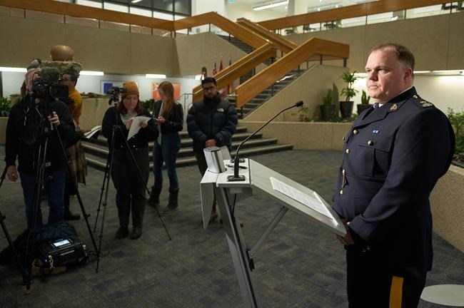 Manitoba RCMP say three children and two women dead, man in custody | iNFOnews.ca