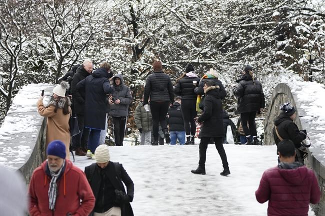 Snowiest day in 2 years brings selfies and snowmen to New York City's Central Park | iNFOnews.ca