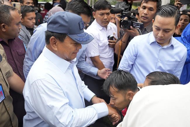 Former Indonesian general linked to human rights abuses claims victory in presidential election | iNFOnews.ca