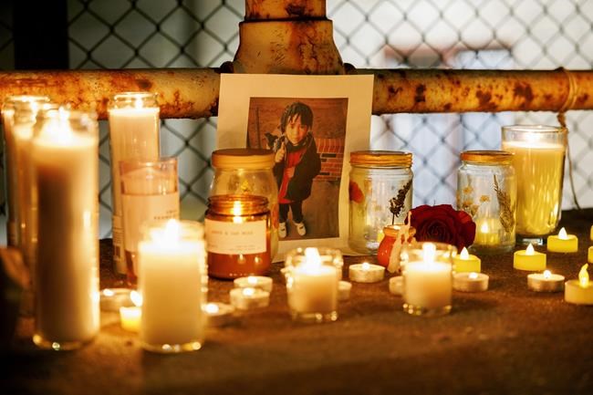 5-year-old migrant boy who got sick at a temporary Chicago shelter died from sepsis, autopsy shows | iNFOnews.ca