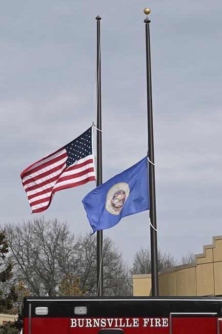 Minnesota man who shot 2 officers and a firefighter wasn't allowed to have guns | iNFOnews.ca
