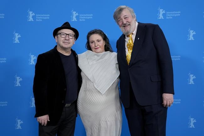 Lena Dunham and Stephen Fry connect with their Jewish heritage in new film ‘Treasure’ | iNFOnews.ca Lena Dunham and Stephen Fry connect with their Jewish heritage in new film ‘Treasure’ | iNFOnews.ca