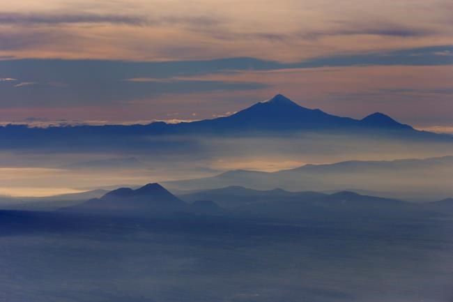 2 people are dead and 1 is missing in climbing accident on Mexico's highest peak | iNFOnews.ca 2 people are dead and 1 is missing in climbing accident on Mexico's highest peak | iNFOnews.ca